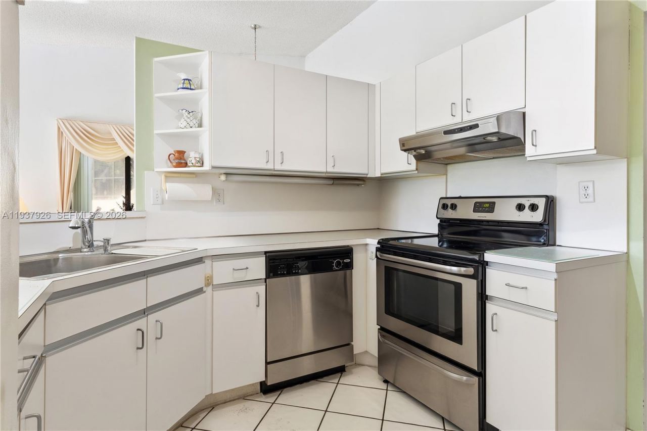 10114 Costa Del Sol Blvd, Unit G-60, Doral, FL 33178 Photo