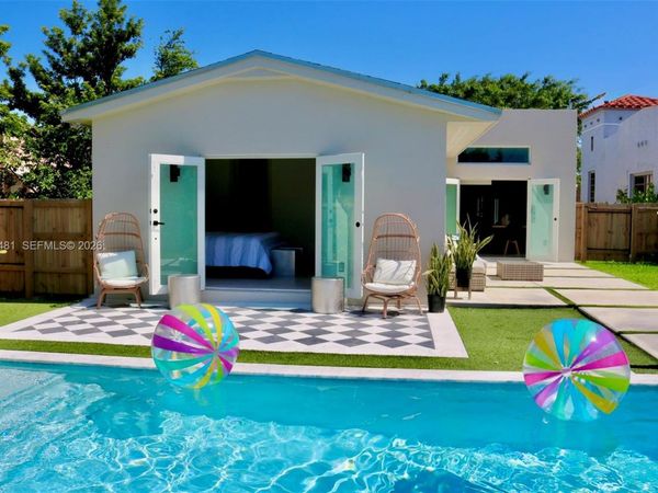 2975 SW 15th St , Miami, FL 33145