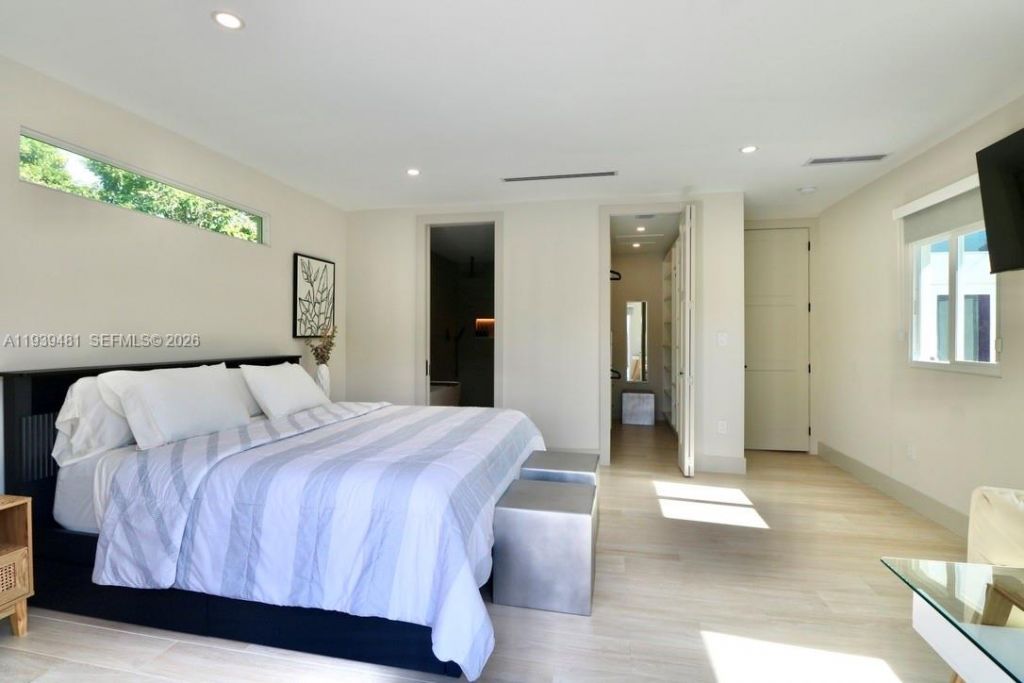 2975 SW 15th St , Miami, FL 33145 Photo