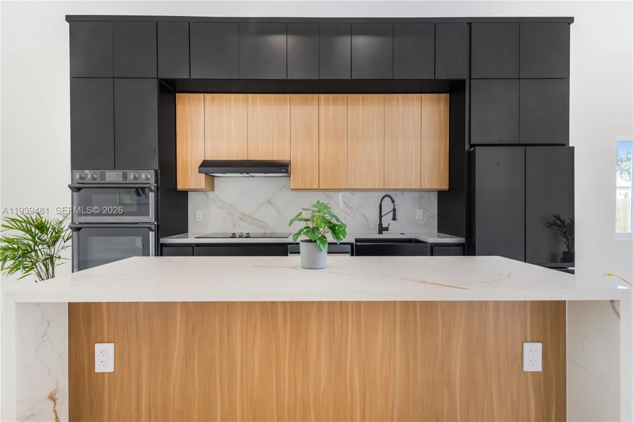 2975 SW 15th St , Miami, FL 33145 Photo