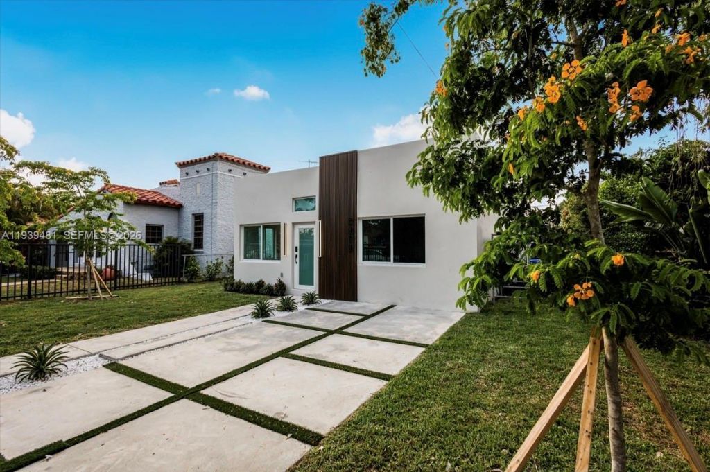 2975 SW 15th St , Miami, FL 33145 Photo