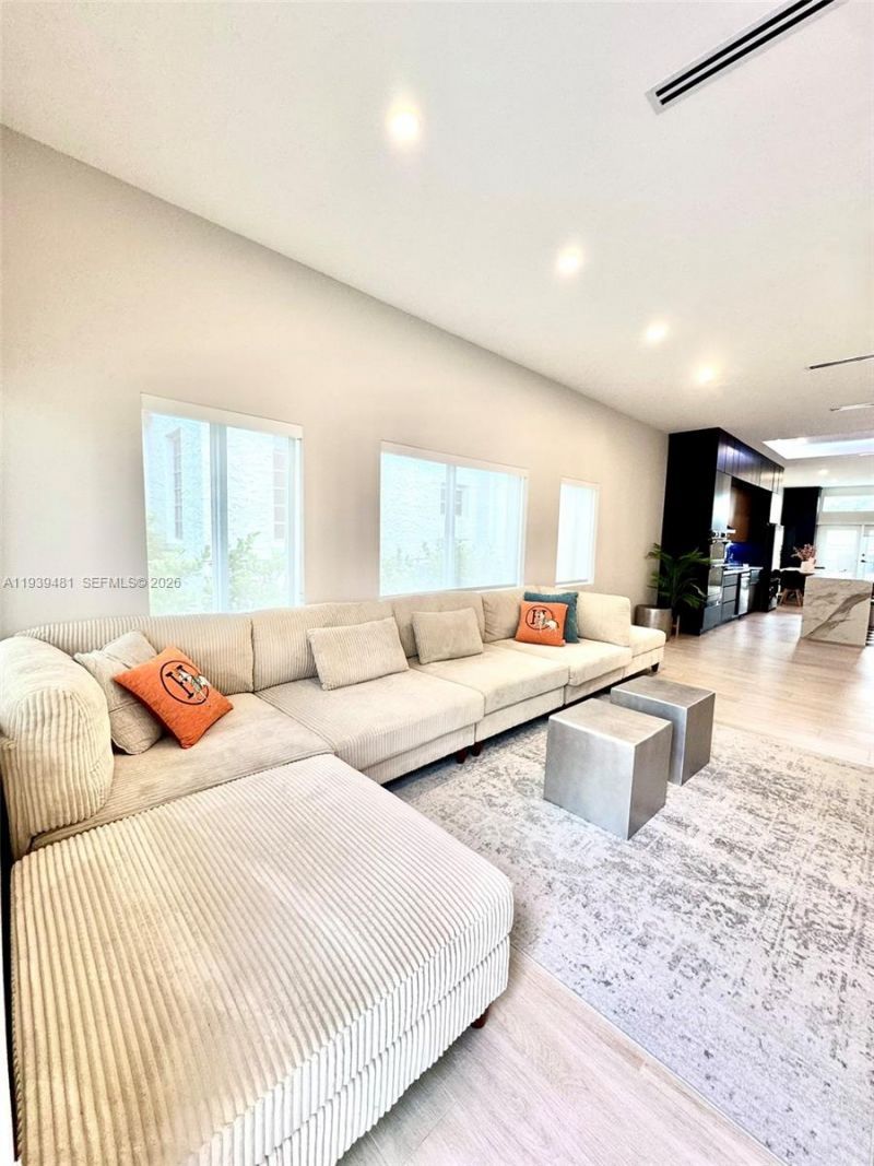 2975 SW 15th St , Miami, FL 33145 Photo