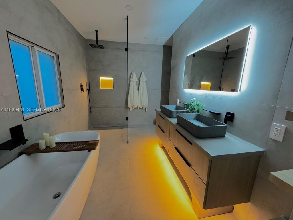 2975 SW 15th St , Miami, FL 33145 Photo