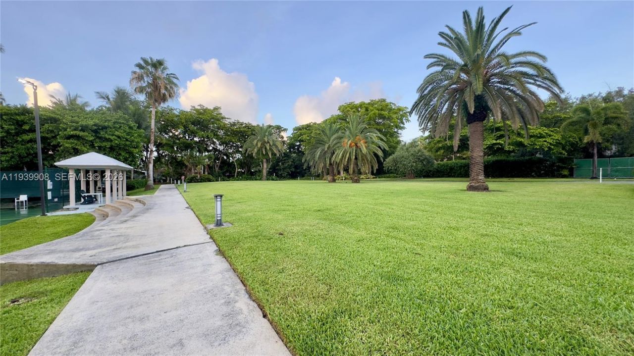 770 NE 69th St, Unit 6F, Miami, FL 33138 Photo