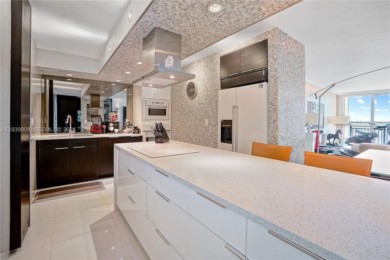 770 NE 69th St, Unit 6F, Miami, FL 33138 Photo