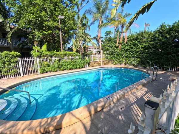 1423 Holly Heights Dr, Unit 15, Fort Lauderdale, FL 33304