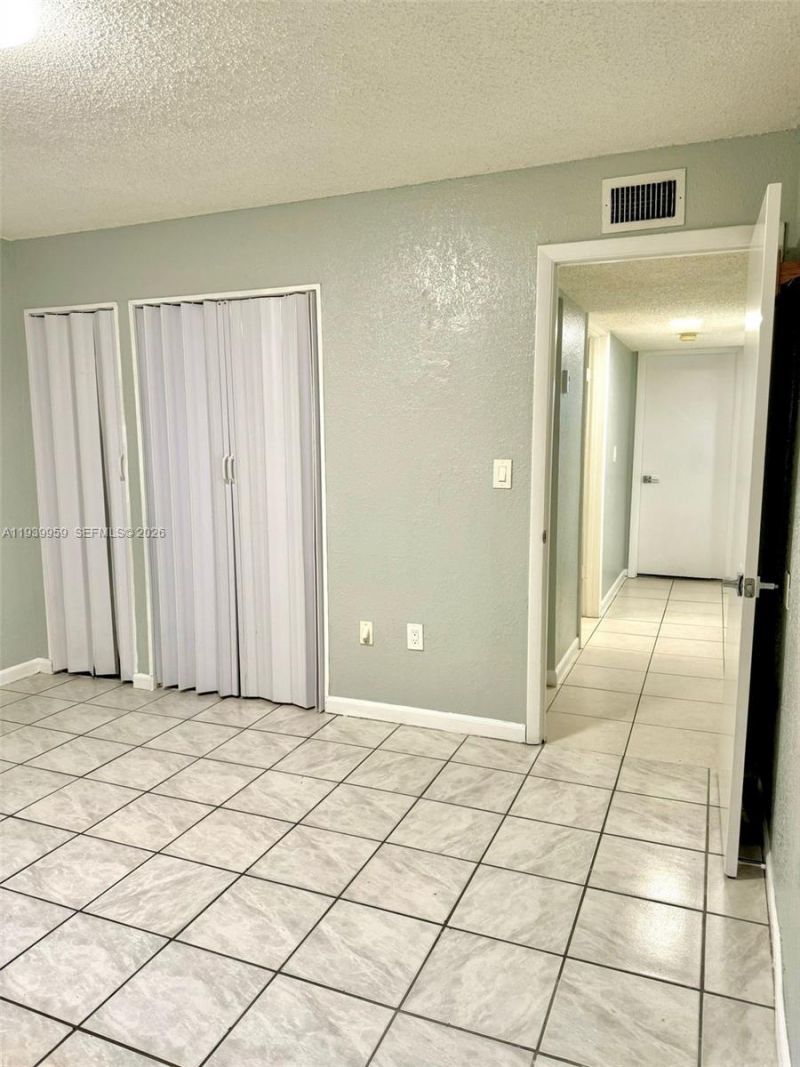 220 W 68th St, Unit 101, Hialeah, FL 33014 Photo