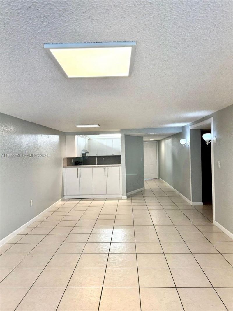 220 W 68th St, Unit 101, Hialeah, FL 33014 Photo