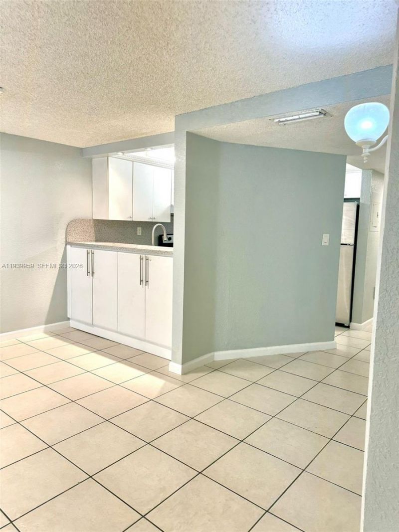 220 W 68th St, Unit 101, Hialeah, FL 33014 Photo