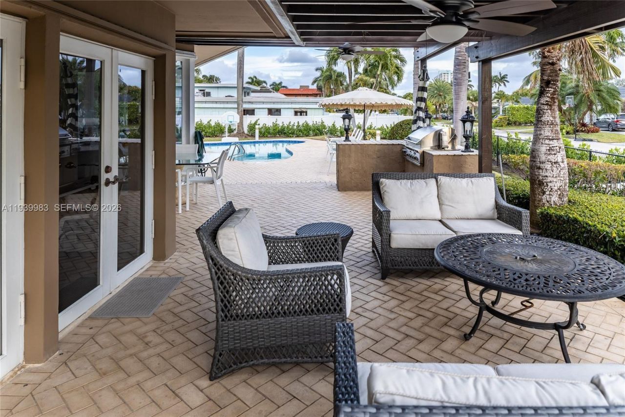 950 S Southlake Dr, Unit 950, Hollywood, FL 33019 Photo