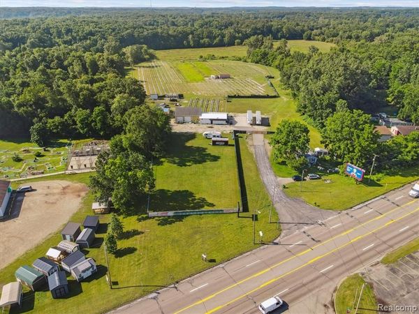 1770 Columbia Avenue E, Battle Creek, MI 49014