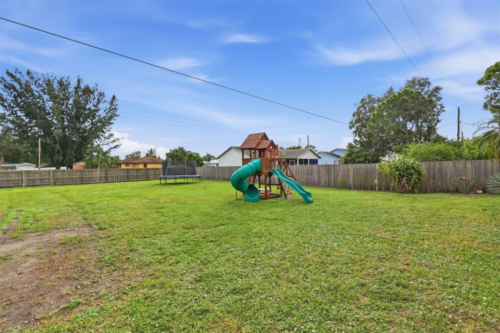 313 SW Thornhill Dr, Port Saint Lucie, FL 34984 Photo