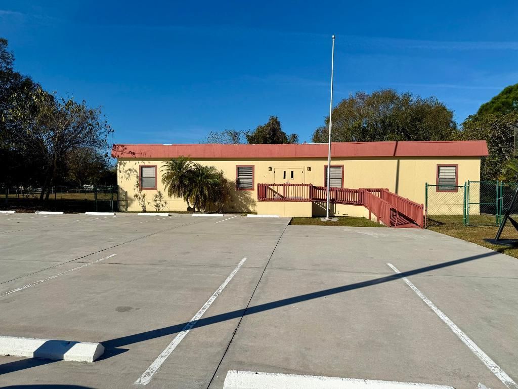 2525 S 25th Street, Fort Pierce, FL 34981 Photo