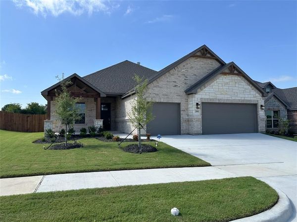 2001 Belle Lagos Lane, Cleburne, TX 76033