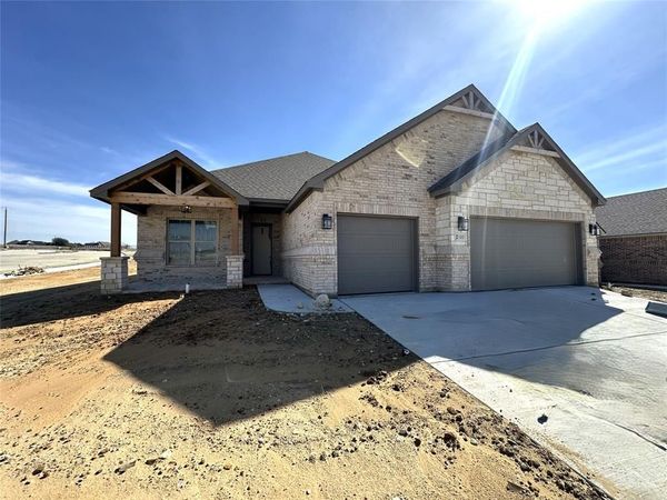 2001 Belle Lagos Lane, Cleburne, TX 76033