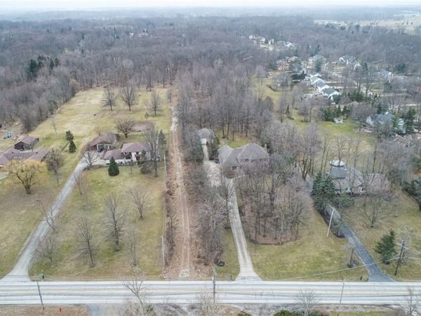 Chardon Road, Willoughby Hills, OH 44094