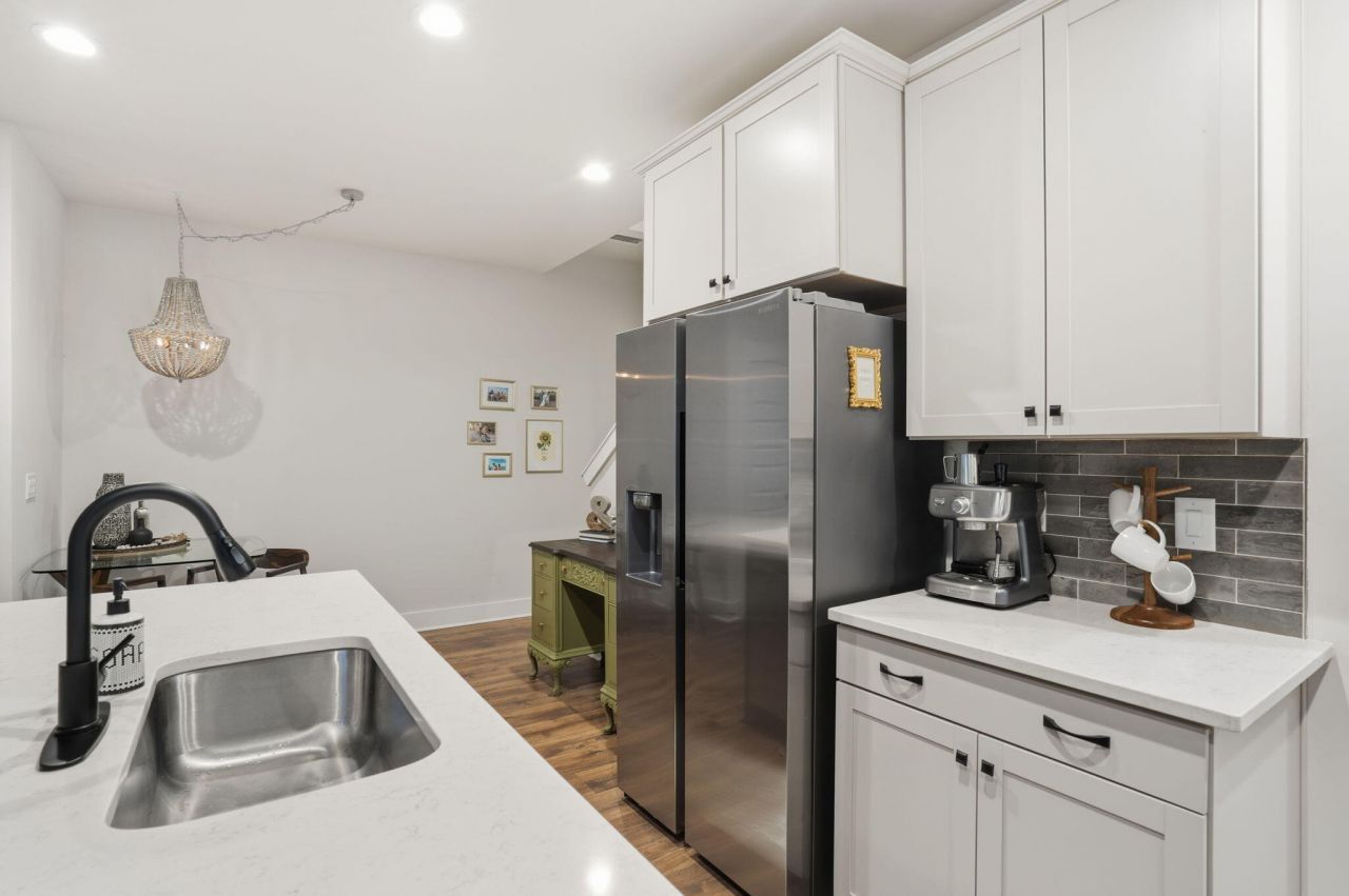 5106 Park Creek Avenue Photo 11