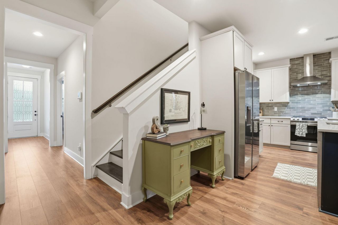 5106 Park Creek Avenue Photo 6