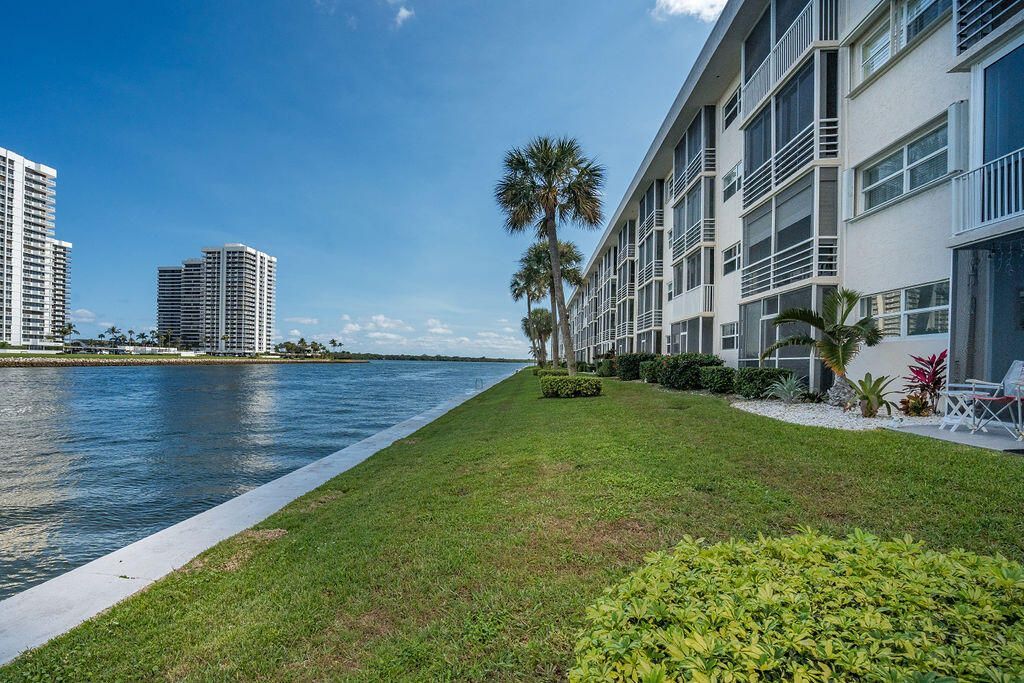 20 Yacht Club Drive, Unit 107, North Palm Beach, FL 33408 Photo