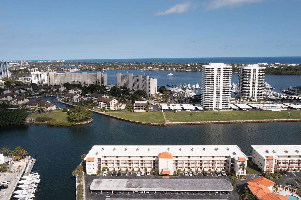 20 Yacht Club Drive, Unit 107, North Palm Beach, FL 33408 Photo