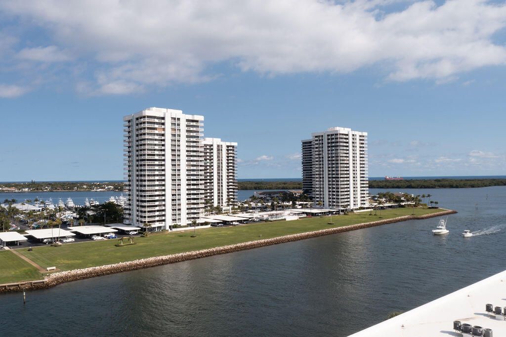 20 Yacht Club Drive, Unit 107, North Palm Beach, FL 33408 Photo