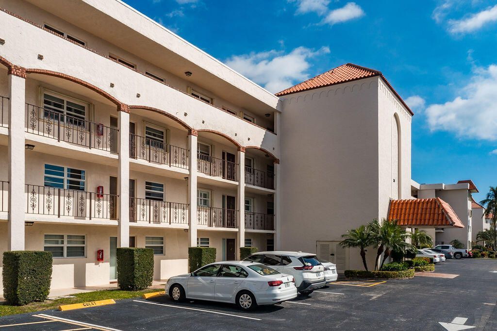 20 Yacht Club Drive, Unit 107, North Palm Beach, FL 33408 Photo