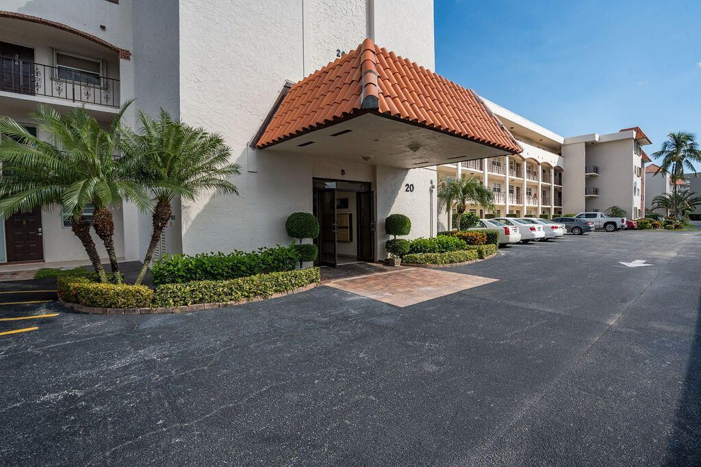 20 Yacht Club Drive, Unit 107, North Palm Beach, FL 33408 Photo
