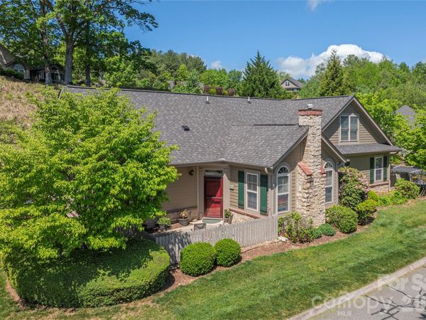 122 Outlook Circle, Swannanoa, NC 28778