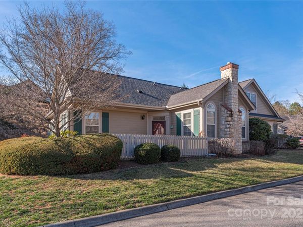 122 Outlook Circle, Swannanoa, NC 28778