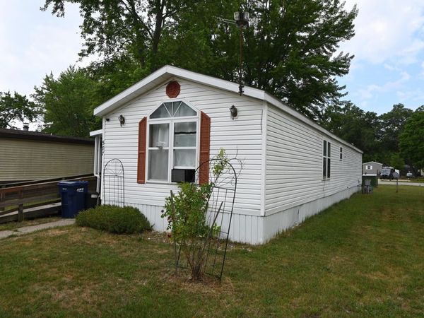 587 Harvest Lane, Muskegon, MI 49442