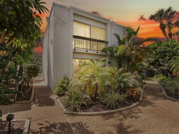 1555 TARPON CENTER DRIVE, Unit 135, VENICE, FL 34285