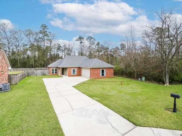 8085 Wolf Creek Place, Denham Springs, LA 70726