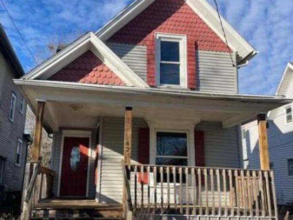 425 N Sycamore Street, Lansing, MI 48933