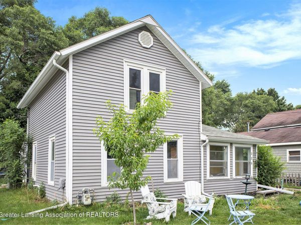 228 W Pearl Street, Ovid, MI 48866