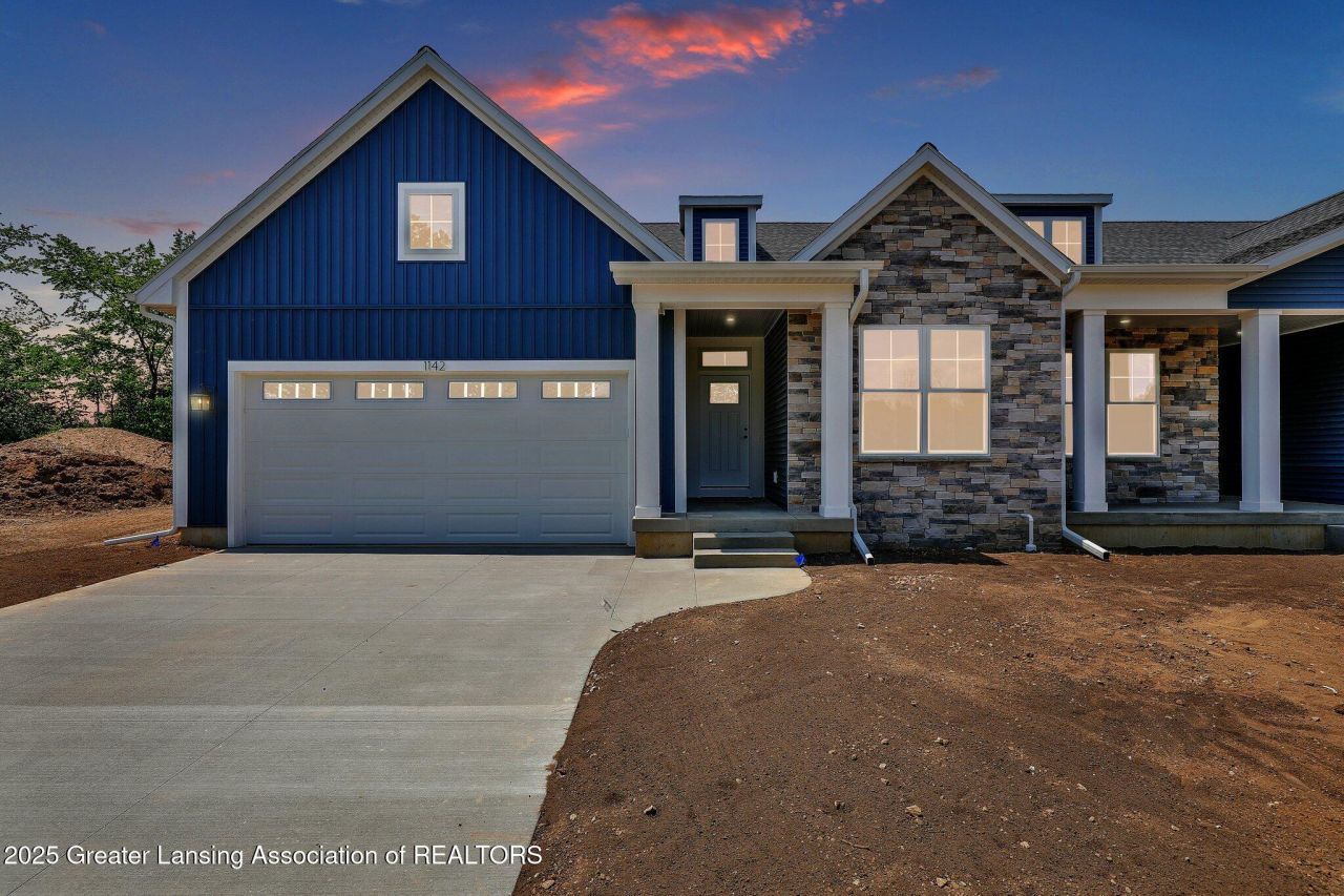 1128 Peninsula Drive, Grand Ledge, MI 48837 Main Photo