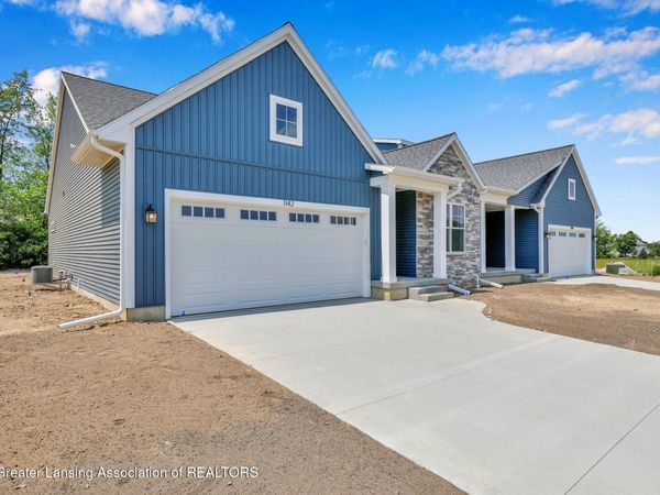 1134 Peninsula Drive, Grand Ledge, MI 48837