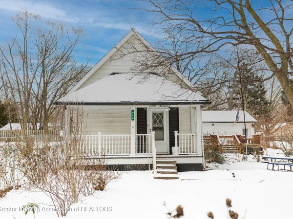 916 N Shiawassee Street, Owosso, MI 48867