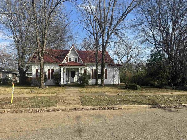 301 Chestnut, Warren, AR 71671