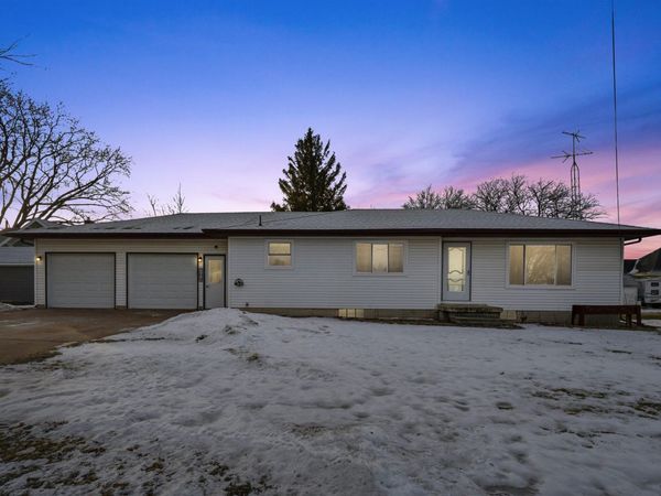 204 W 4th Street, Wellsburg, IA 50680