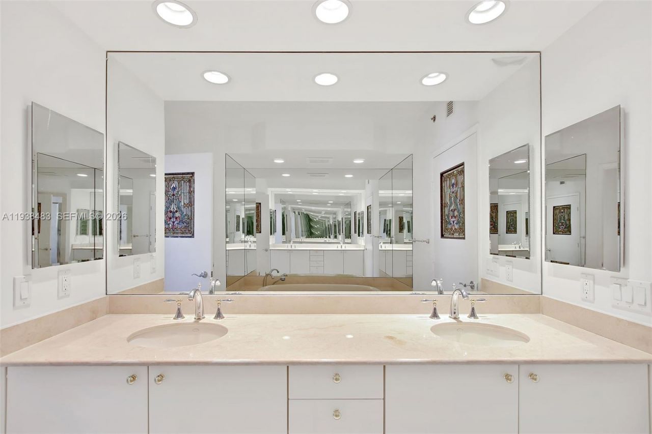 799 Crandon Blvd, Unit 908, Key Biscayne, FL 33149 Photo