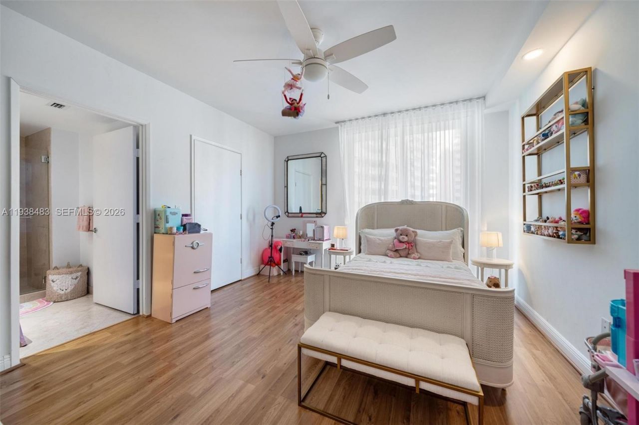 799 Crandon Blvd, Unit 908, Key Biscayne, FL 33149 Photo