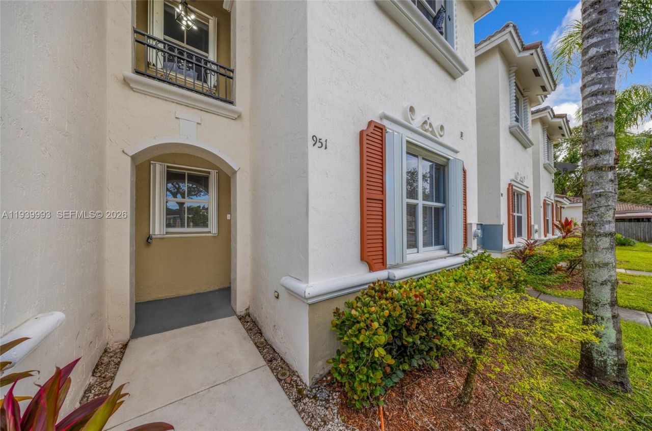 951 NE 42nd Ter, Unit 951, Homestead, FL 33033 Photo