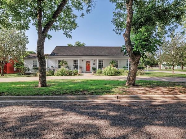 805 W 15th Street, Brady, TX 76825