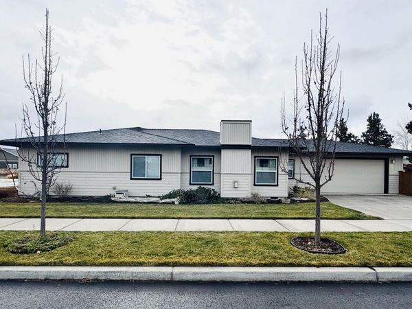 559 NW Rimrock Court, Redmond, OR 97756