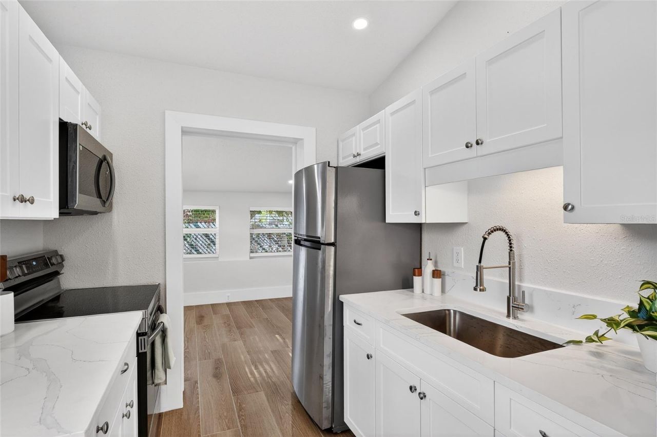 2547 Loma Linda Street, Sarasota, FL 34239 Photo