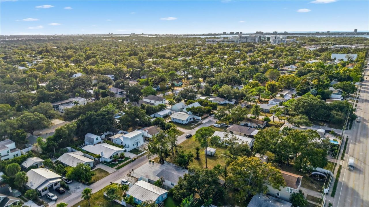 2547 Loma Linda Street, Sarasota, FL 34239 Photo