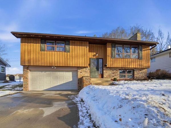 2704 5th Avenue NW, Rochester, MN 55901