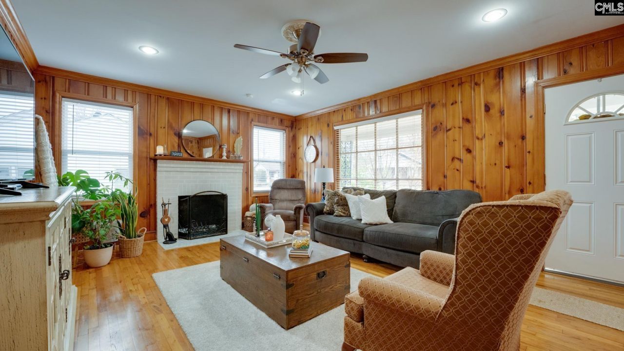 127 S Pine Street Photo 4