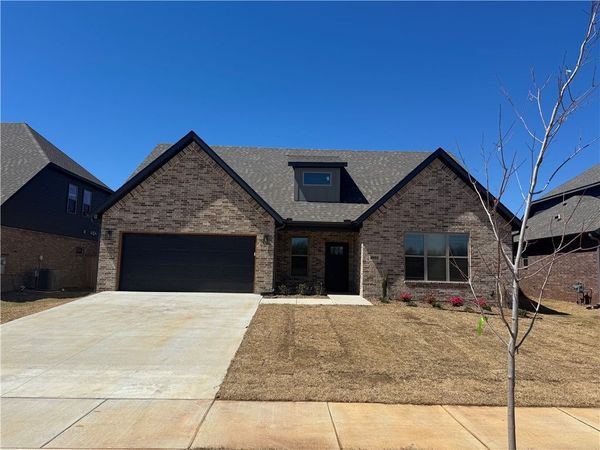 4802 SW Scarlet Oak Street, Bentonville, AR 72713