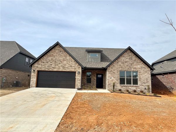 4802 SW Scarlet Oak Street, Bentonville, AR 72713